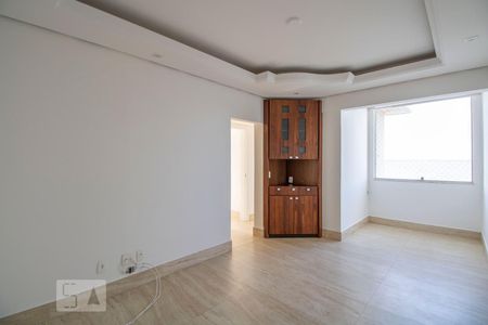 Sala de apartamento para alugar com 3 quartos, 70m² em Santa Efigênia, Belo Horizonte