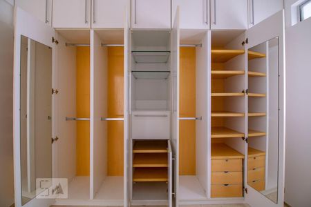 Quarto de apartamento para alugar com 3 quartos, 70m² em Santa Efigênia, Belo Horizonte