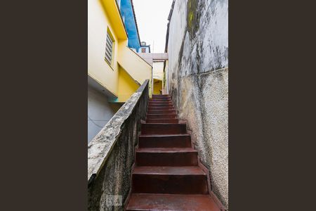 Apartamento à venda com 100m², 2 quartos e 1 vaga Apartamento à venda com 100m², 2 quartos e 1 vagaEscada de acesso