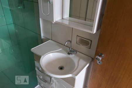 Banheiro (Pia) de apartamento para alugar com 2 quartos, 50m² em Vila Vermelha, São Paulo