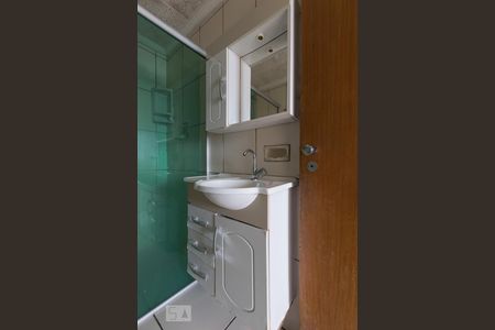 Banheiro de apartamento para alugar com 2 quartos, 50m² em Vila Vermelha, São Paulo