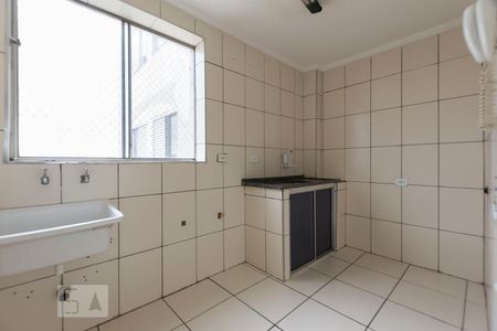 Cozinha e Área de serviço de apartamento para alugar com 2 quartos, 50m² em Vila Vermelha, São Paulo
