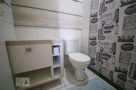 Banheiro de apartamento à venda com 2 quartos, 56m² em Fonseca, Niterói