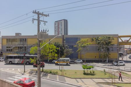 Apartamento para alugar com 60m², 2 quartos e 1 vagaMetrô ao lado do condomínio