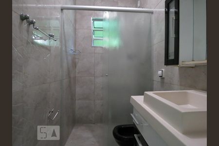 Casa à venda com 120m², 3 quartos e 2 vagas Casa à venda com 120m², 3 quartos e 2 vagasBanheiro