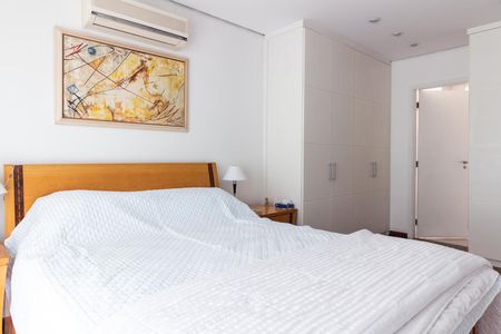 Suíte 1 de apartamento à venda com 3 quartos, 210m² em Cidade Monções, São Paulo