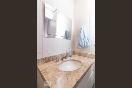 Apartamento à venda com 210m², 3 quartos e 4 vagasBanheiro da Suíte 2