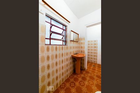 Banheiro de casa para alugar com 1 quarto, 60m² em Vila Gustavo, São Paulo