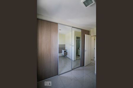 Apartamento para alugar com 68m², 3 quartos e 2 vagas Apartamento para alugar com 68m², 3 quartos e 2 vagasSuíte