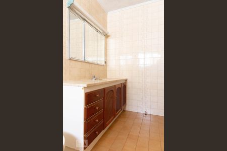 Banheiro da Suíte de casa à venda com 5 quartos, 400m² em Jardim Itu Sabará, Porto Alegre