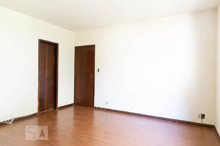 Suíte de casa à venda com 5 quartos, 400m² em Jardim Itu Sabará, Porto Alegre