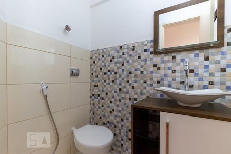 Banheiro de kitnet/studio para alugar com 1 quarto, 34m² em Centro, Campinas