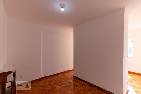 Sala de kitnet/studio para alugar com 1 quarto, 34m² em Centro, Campinas