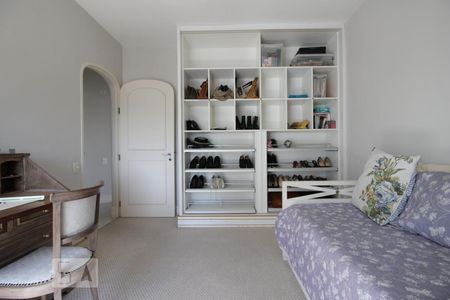 Apartamento à venda com 312m², 4 quartos e 4 vagasQuarto 2