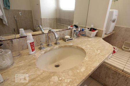 Apartamento à venda com 312m², 4 quartos e 4 vagasPia