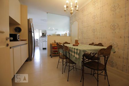 Apartamento à venda com 312m², 4 quartos e 4 vagasCopa