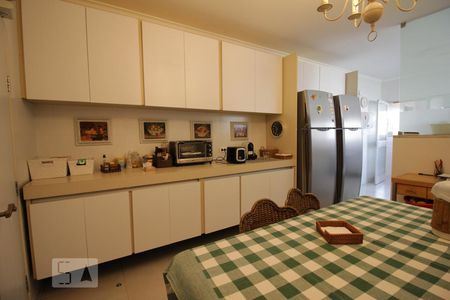 Apartamento à venda com 312m², 4 quartos e 4 vagasCopa