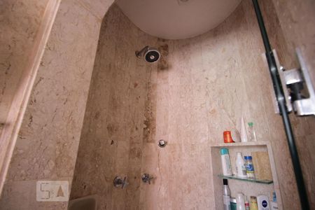 Apartamento à venda com 312m², 4 quartos e 4 vagasChuveiro