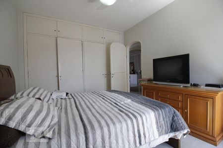 Apartamento à venda com 312m², 4 quartos e 4 vagasSuíte 1