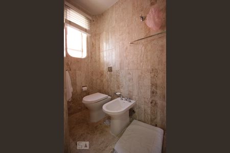 Apartamento à venda com 312m², 4 quartos e 4 vagasBanheiro da suíte 2