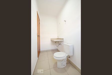Banheiro suíte de casa à venda com 3 quartos, 180m² em Vila Ema, São Paulo