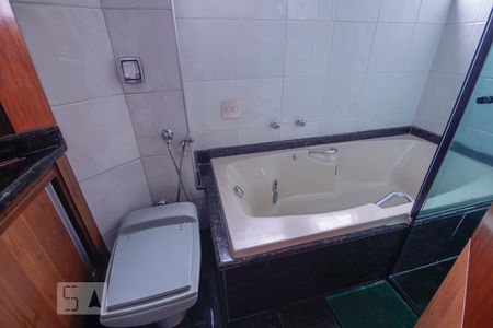 Apartamento para alugar com 170m², 4 quartos e 3 vagas Apartamento para alugar com 170m², 4 quartos e 3 vagasBanheiro Suíte 3