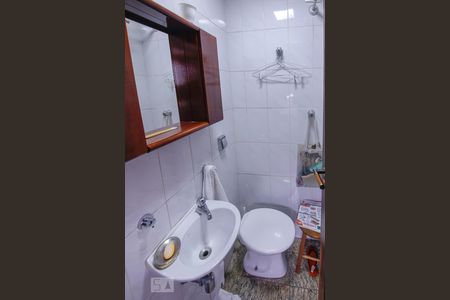 Apartamento para alugar com 170m², 4 quartos e 3 vagas Apartamento para alugar com 170m², 4 quartos e 3 vagasBanheiro de Serviço