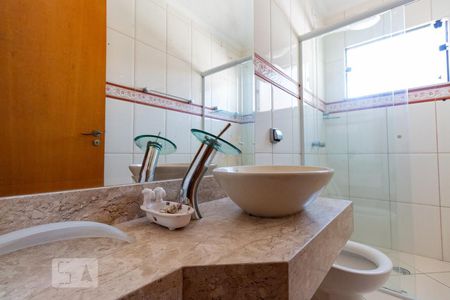 Casa à venda com 280m², 3 quartos e 6 vagasBanheiro 1