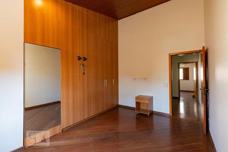 Casa à venda com 280m², 3 quartos e 6 vagasSuite