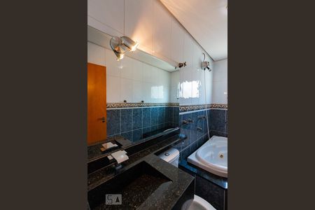 Casa à venda com 280m², 3 quartos e 6 vagasBanheiro suite