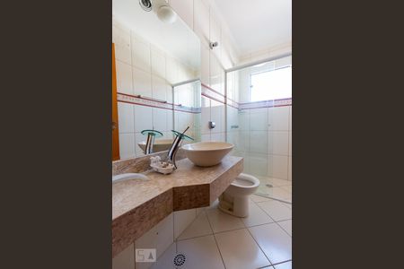 Casa à venda com 280m², 3 quartos e 6 vagasBanheiro 1