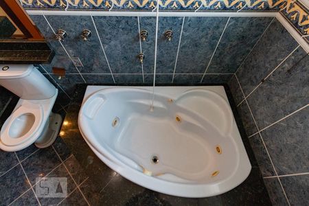 Casa à venda com 280m², 3 quartos e 6 vagasBanheiro suite