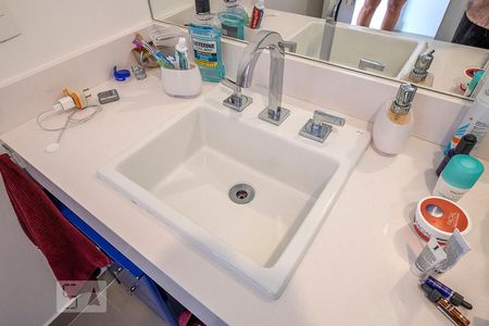 Apartamento à venda com 149m², 3 quartos e 2 vagasSuíte 1 - Banheiro