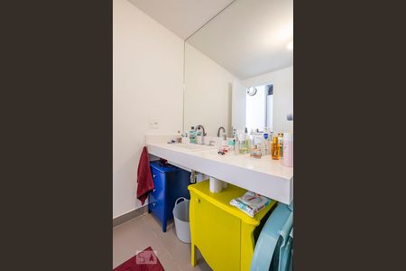 Apartamento à venda com 149m², 3 quartos e 2 vagasSuíte 1 - Banheiro