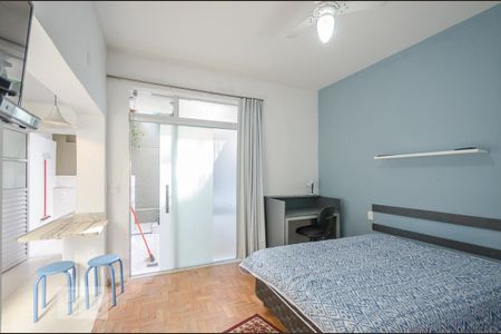 Quarto  de kitnet/studio para alugar com 1 quarto, 30m² em Cidade Jardim, Belo Horizonte