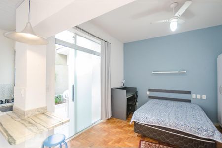 Quarto  de kitnet/studio para alugar com 1 quarto, 30m² em Cidade Jardim, Belo Horizonte
