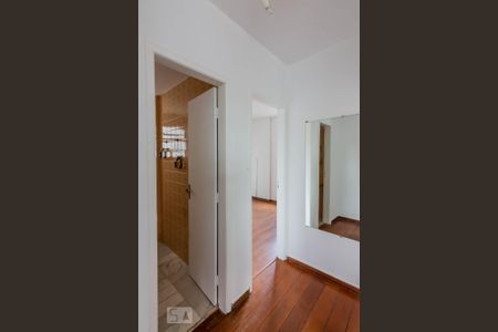 Corredor de apartamento para alugar com 2 quartos, 65m² em Carmo, Belo Horizonte