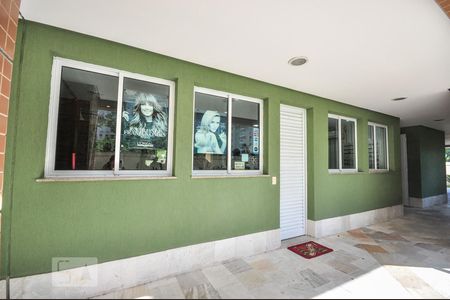 Apartamento para alugar com 65m², 2 quartos e 1 vaga Apartamento para alugar com 65m², 2 quartos e 1 vagaSalão de Beleza