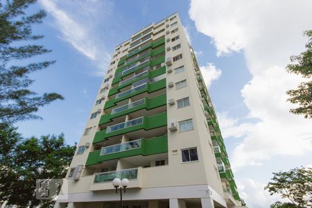 Apartamento para alugar com 65m², 2 quartos e 1 vaga Apartamento para alugar com 65m², 2 quartos e 1 vagaFachada