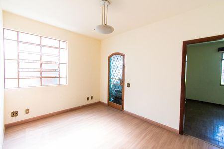 Casa à venda com 200m², 3 quartos e 1 vaga