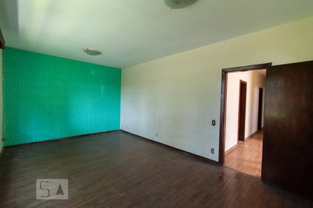 Casa à venda com 200m², 3 quartos e 1 vaga