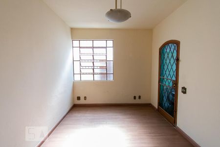 Casa à venda com 200m², 3 quartos e 1 vaga