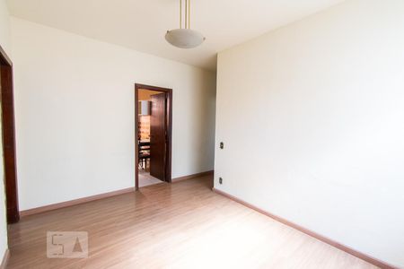 Casa à venda com 200m², 3 quartos e 1 vaga