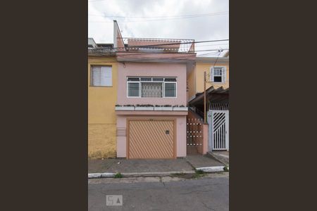 Casa à venda com 120m², 2 quartos e 1 vagaFachada