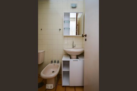 Banheiro de kitnet/studio à venda com 1 quarto, 29m² em Cerqueira César, São Paulo