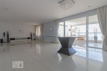 Apartamento para alugar com 237m², 4 quartos e 3 vagasSala