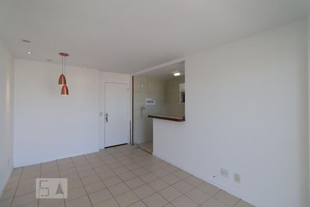 Sala de apartamento para alugar com 2 quartos, 62m² em Recreio dos Bandeirantes, Rio de Janeiro