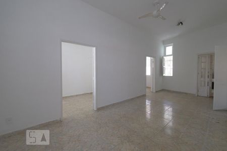 Casa para alugar com 135m², 4 quartos e 1 vagaSala