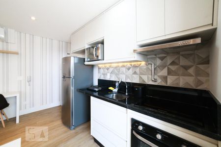 Cozinha de apartamento para alugar com 1 quarto, 40m² em Cidade Monções, São Paulo