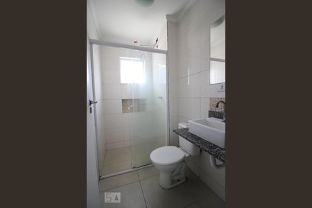 Banheiro de apartamento para alugar com 1 quarto, 46m² em Vila Baruel, São Paulo